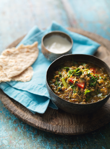 Green lentil curry with kale (Haray lentils aur kale)