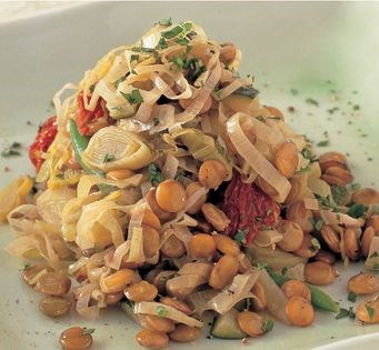 Green lentils with beans and tomatoes