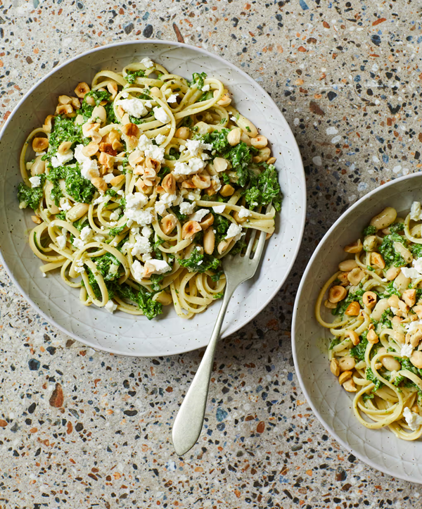 Green linguine with kale, beans and feta