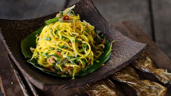 Green mango & dried shrimp salad