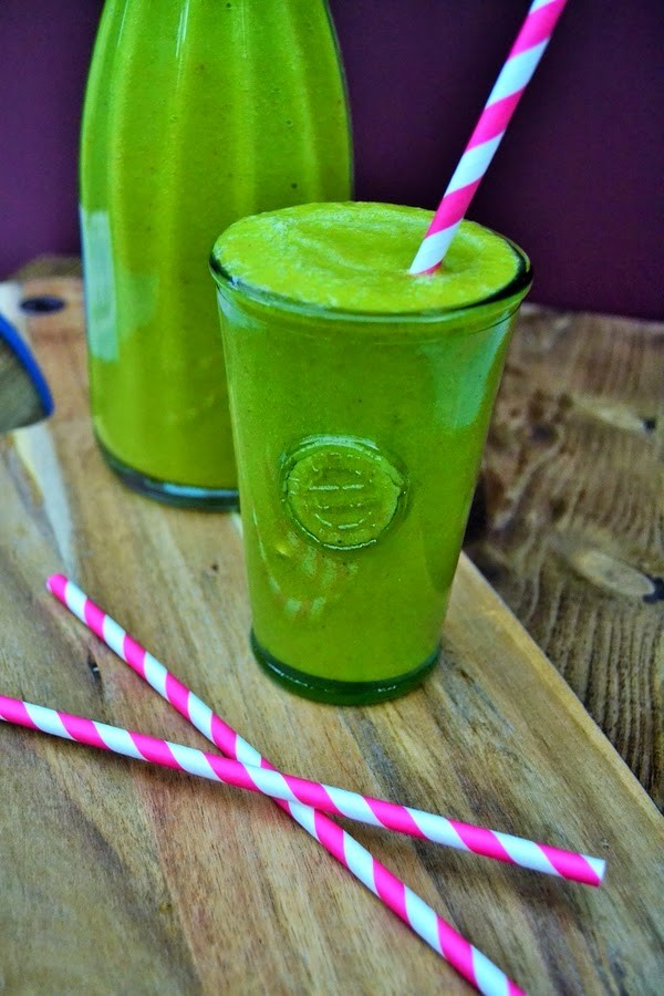 Green mango and spinach smoothie