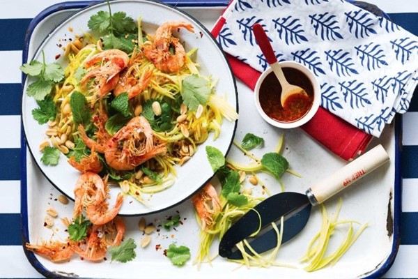 Green mango salad with chilli school prawns