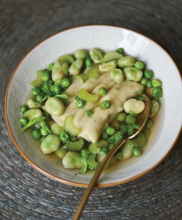 Green minestrone with dumplings