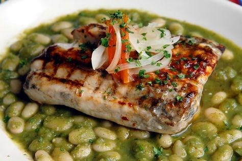 Green mole with pork (Mole verde con puerco)
