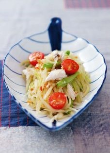 Green papaya crab salad (Som yum)