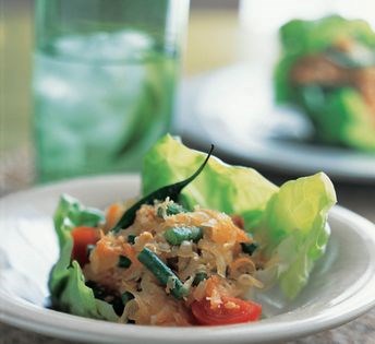 Green papaya salad (Som tum)