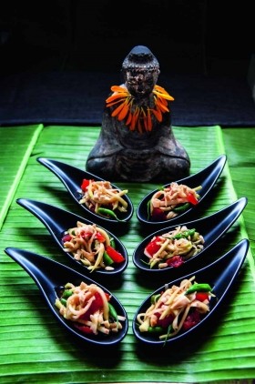 Green papaya salad spoons 