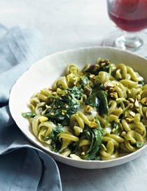 Green pasta with blue cheese