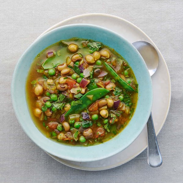 Green pea, black-eyed bean and chickpea usal