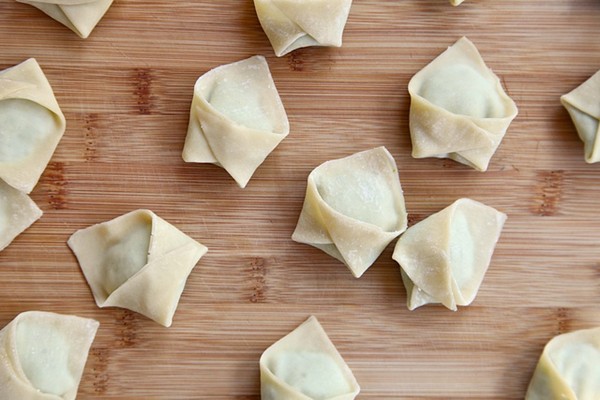 Green pea pesto ravioli