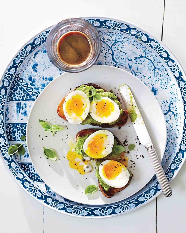 Green-pea pesto toasts with soft-cooked eggs