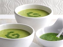 Green pea soup with mint pistou