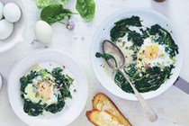 Green-poached eggs with spinach and chives