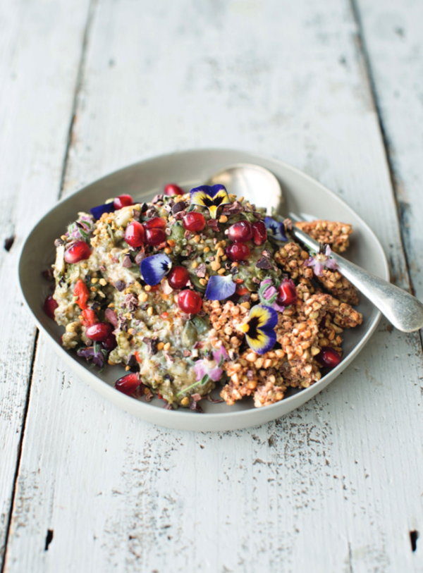 Green porridge with buckwheat, chia and coconut