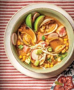 Green pozole with clams and fresh tuna