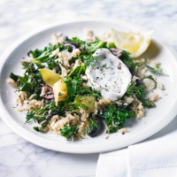 Green rice with lemon and herbs