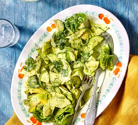 Green salad with a creamy coriander dressing