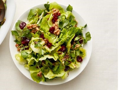 Green salad with cranberry vinaigrette