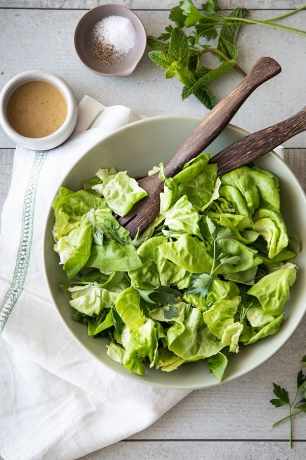 Green salad with fresh herbs and red wine vinaigrette 