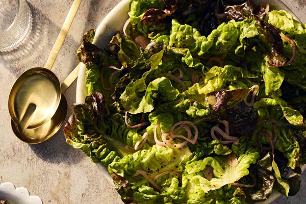 Green salad with heirloom tomato vinaigrette