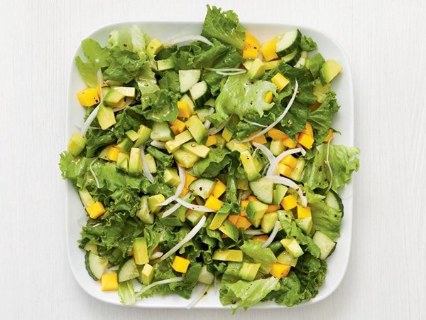 Green salad with mango and avocado 