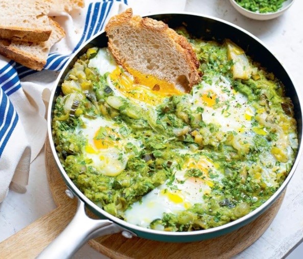Green shakshuka