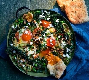 Green shakshuka with harissa & crispy shallots