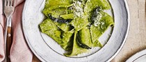 Green silk handkerchiefs (hand-cut spinach pasta)