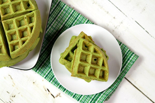 Green smoothie waffles
