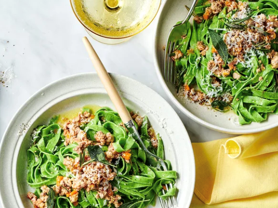 Green tagliatelle with ragù bianco
