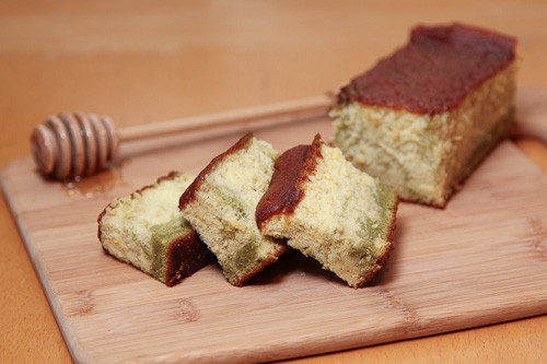 Green tea and lemon honey marbled castella (kasutera) sponge cake