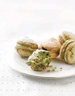 Green tea dacquoise