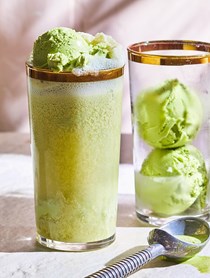 Green tea float