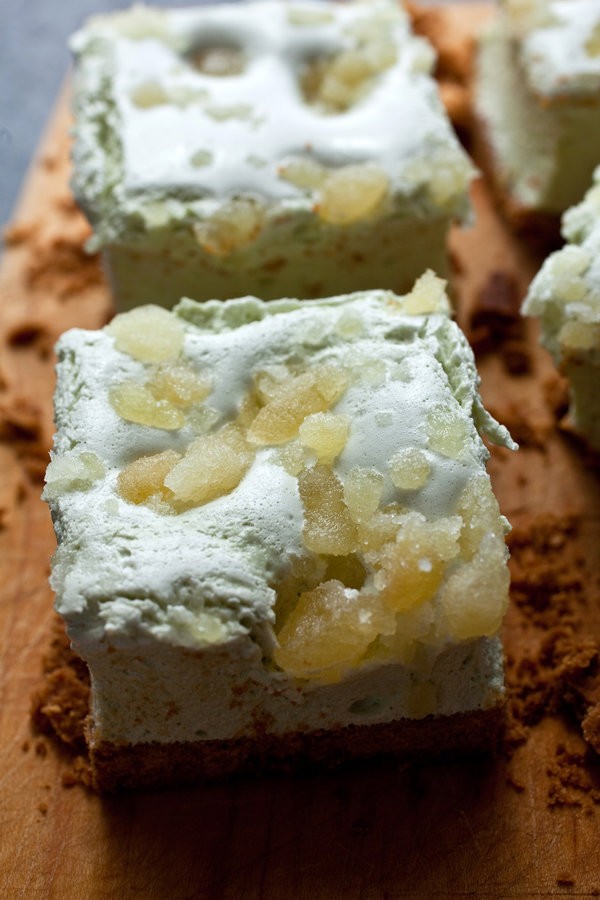 Green tea-ginger marshmallow shortbread
