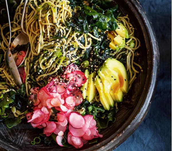 Green tea noodles with avocado and radish
