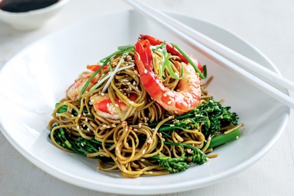 Green tea noodles with prawns and broccolini