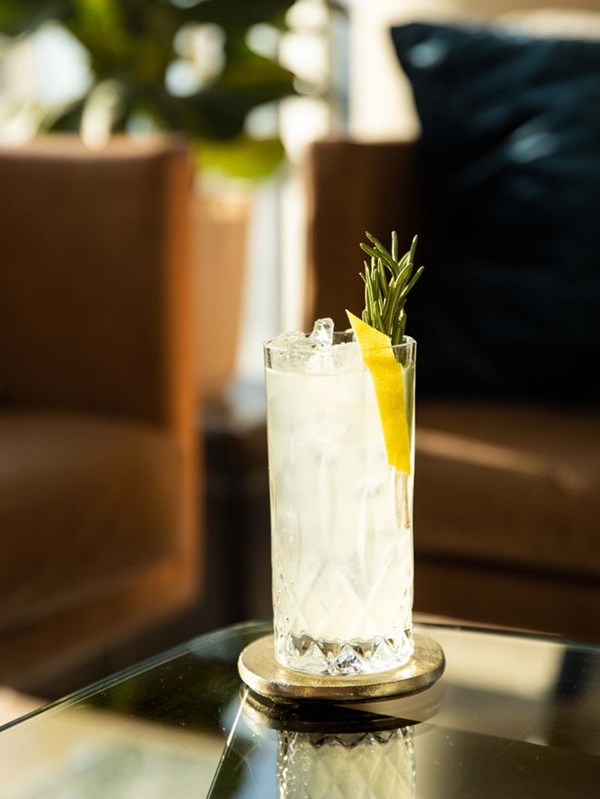 Green tea Tom Collins