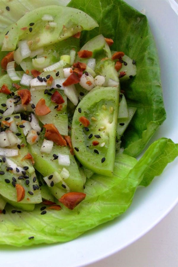 Green tomato salad (Yum makruatad keow)