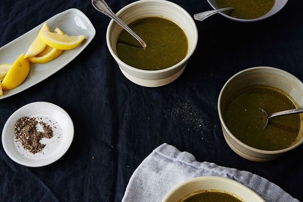 Green vegetable soup with miso