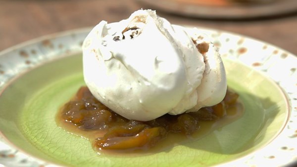 Greengage meringues with ice cream