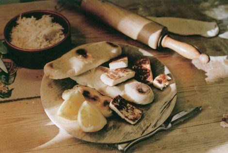 Griddle breads with toasted goats' cheese