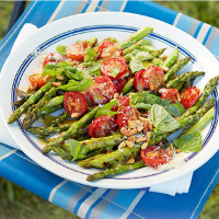 Griddled asparagus & tomato with pecorino