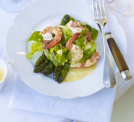 Griddled asparagus with prawns & rouille