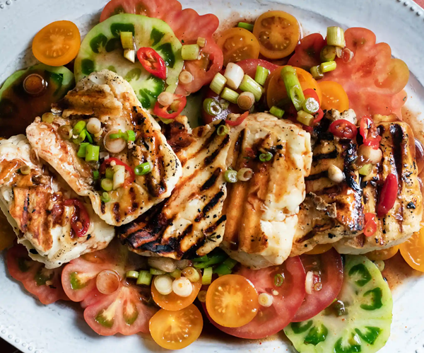 Griddled halloumi, tomato and spring onion
