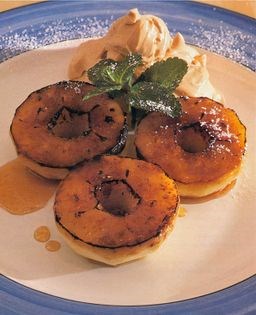 Griddled honey apples with toffee cream