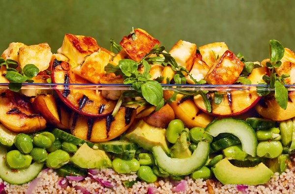 Griddled peach salad with honeyed halloumi croutons