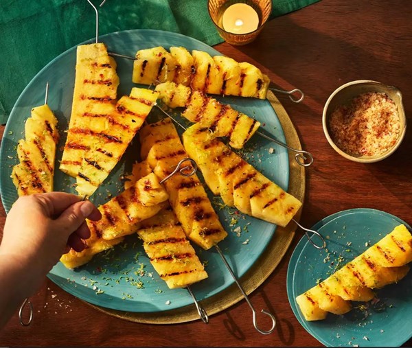 Griddled pineapple with chilli salt