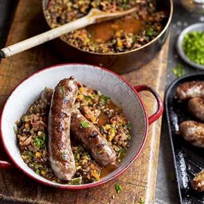 Griddled sausages with lentil and pimentón stew