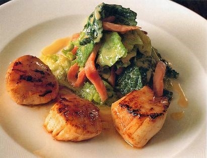 Griddled scallops with cabbage and smoked salmon