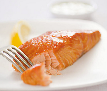 Grill-smoked salmon
